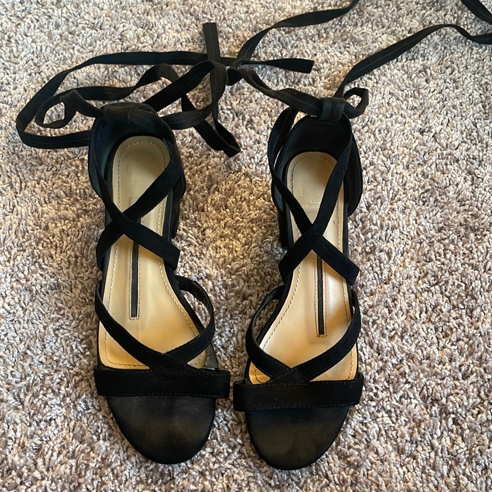 New Directions Women's Black Wrap Heels